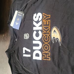 Rad Anaheim Ducks t-shirt!